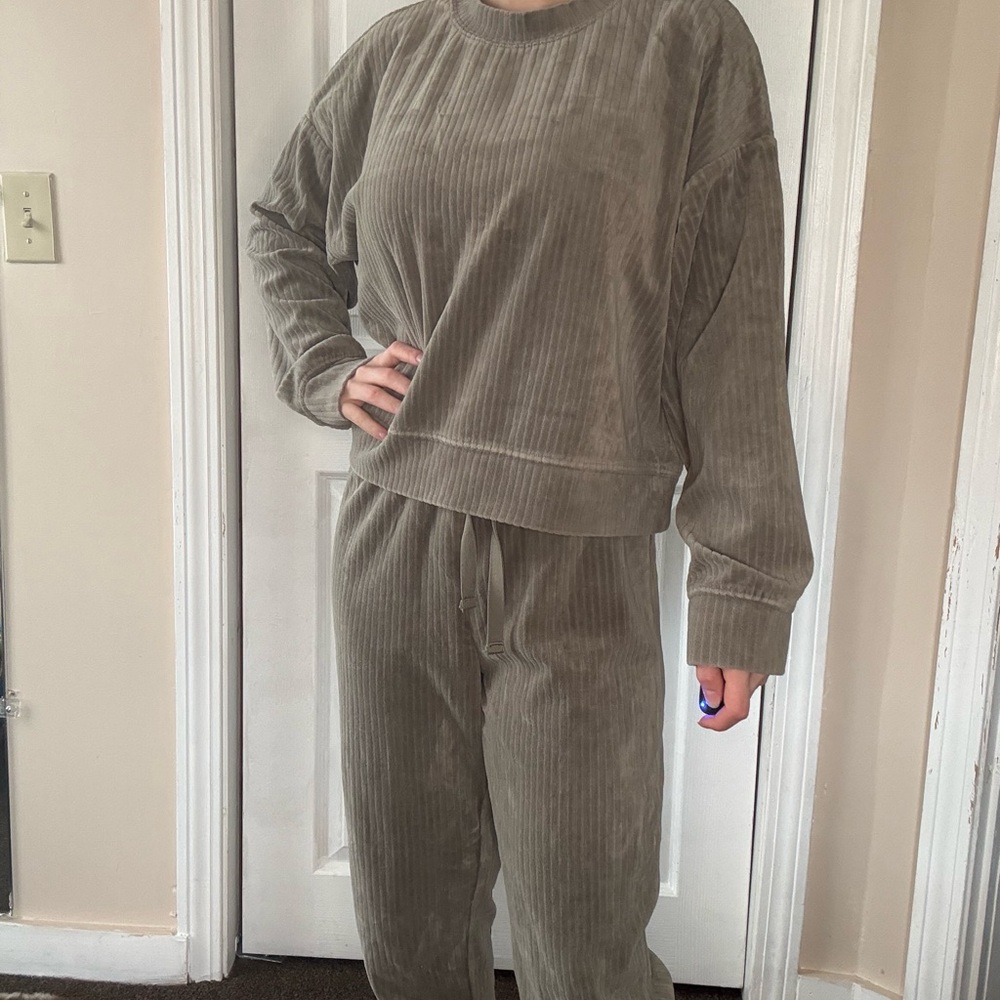H&M Ribbed Lounge Set in Green